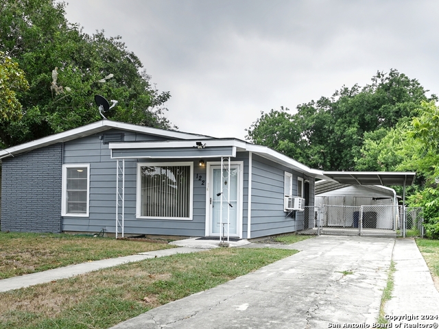 122 Bemis Dr Property Photo 2