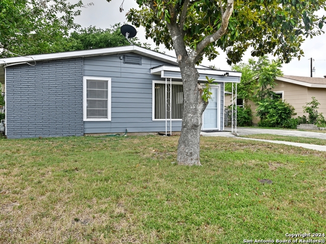 122 Bemis Dr Property Photo 3