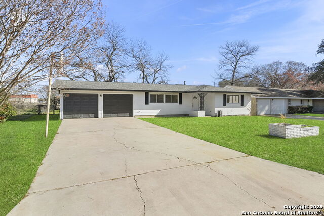 307 Delany St Property Photo 2