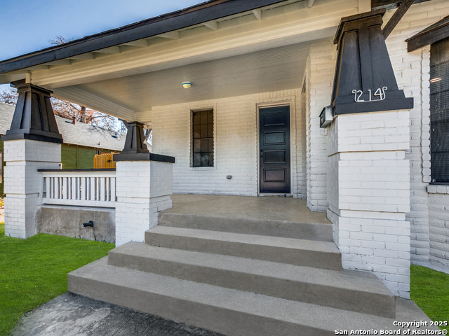214 W Huff Ave Property Photo 3