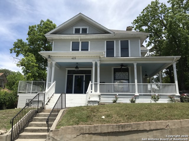 423 W Craig Pl Property Photo