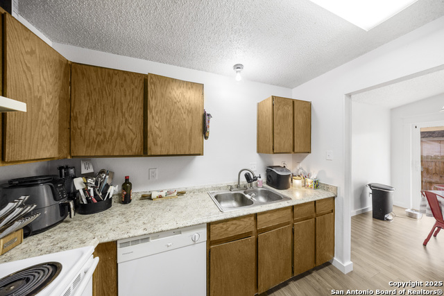 6222 Ridge Glade St Property Photo 9