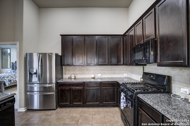 8811 Falcon Park Property Photo 9