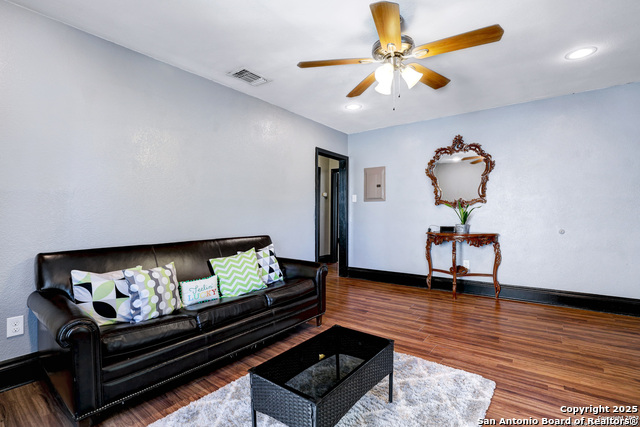 351 Ware Blvd Property Photo 3