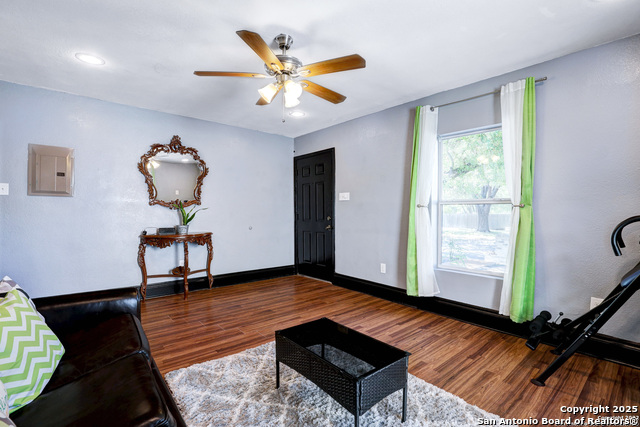 351 Ware Blvd Property Photo 6