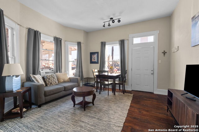 1613 Mccullough Ave Property Photo 10