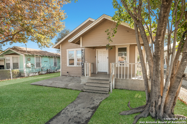 826 Lombrano St Property Photo 4