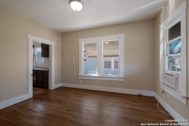 826 Lombrano St Property Photo 10