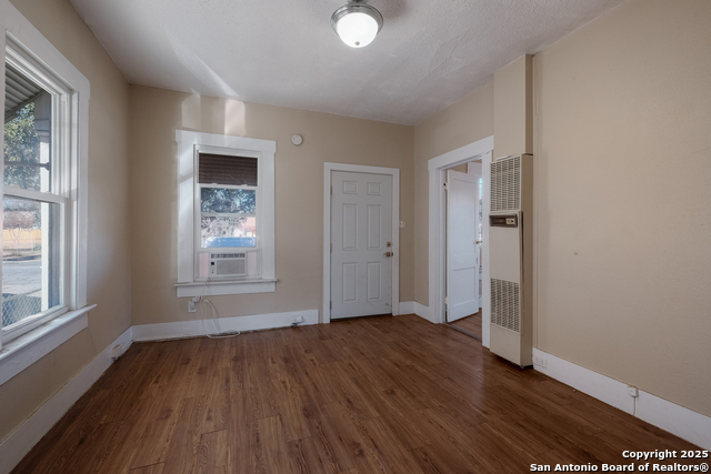 826 Lombrano St Property Photo 12
