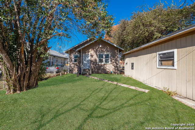 826 Lombrano St Property Photo 29