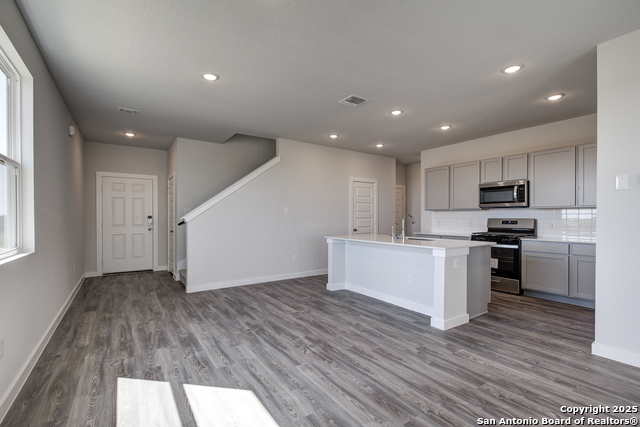 9958 Forestier Grn Property Photo 5