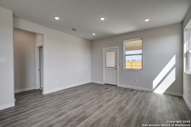 9958 Forestier Grn Property Photo 6