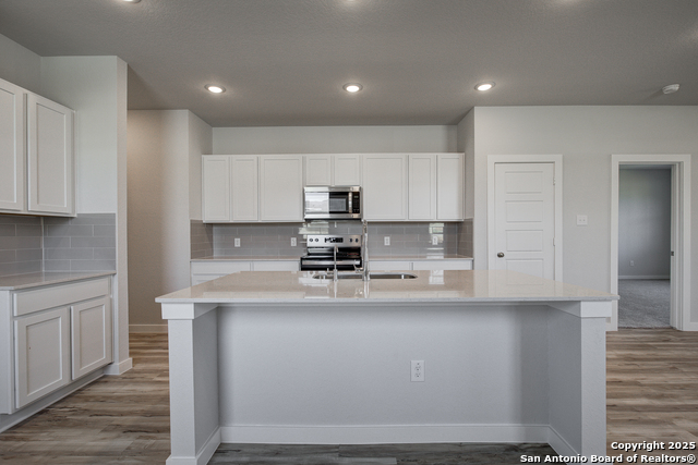12607 Spike Heights Property Photo 6