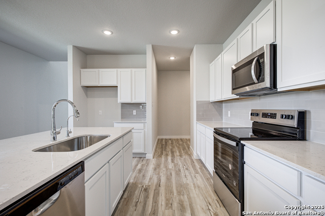 12607 Spike Heights Property Photo 8
