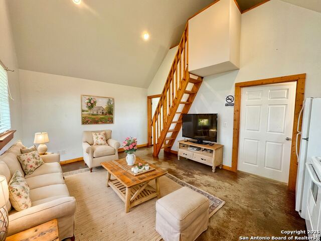 573 Texas 97 Property Photo 3