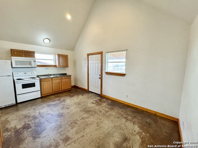 573 Texas 97 Property Photo 6