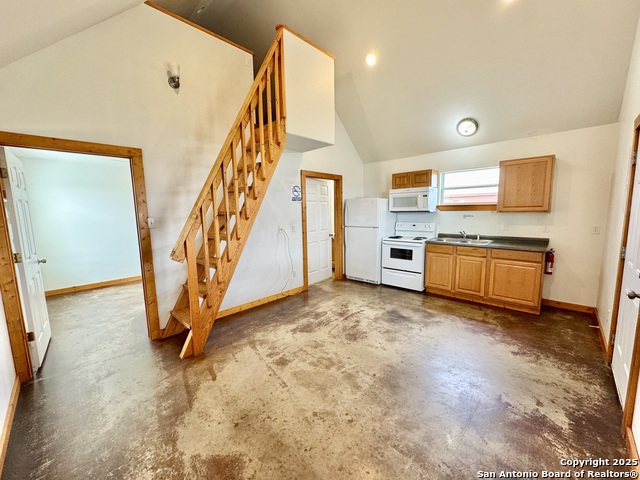 573 Texas 97 Property Photo 7