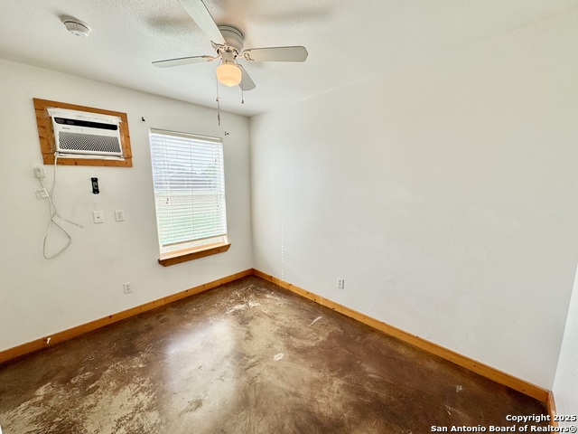 573 Texas 97 Property Photo 11
