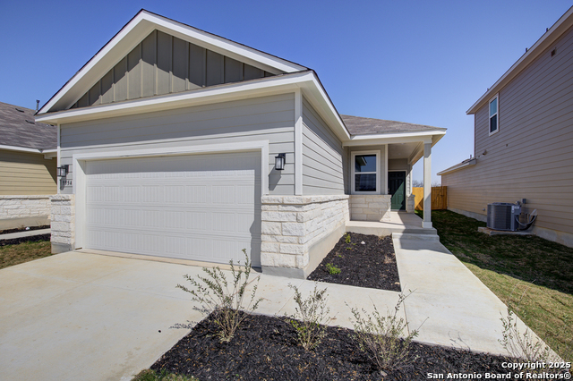 9954 Forestier Green Property Photo 1