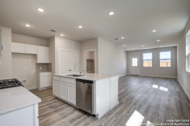 9954 Forestier Green Property Photo 3