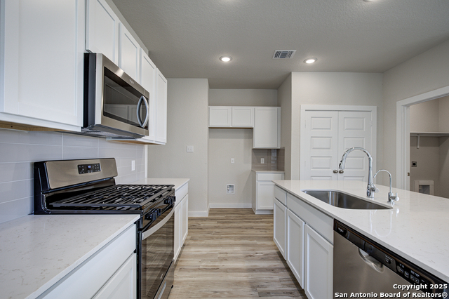 9954 Forestier Green Property Photo 5
