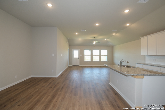 1652 Quiet Teal Property Photo 4