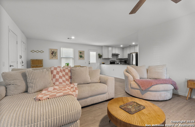 4426 Grassland Pass Property Photo 10