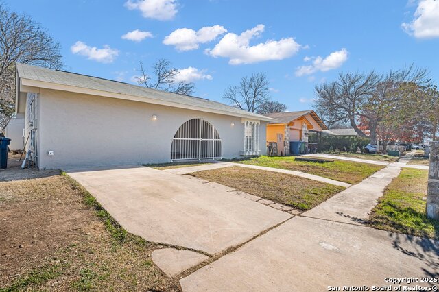 810 Green Park Property Photo 2