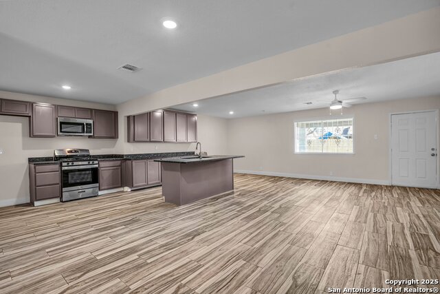 810 Green Park Property Photo 6
