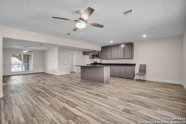 810 Green Park Property Photo 7
