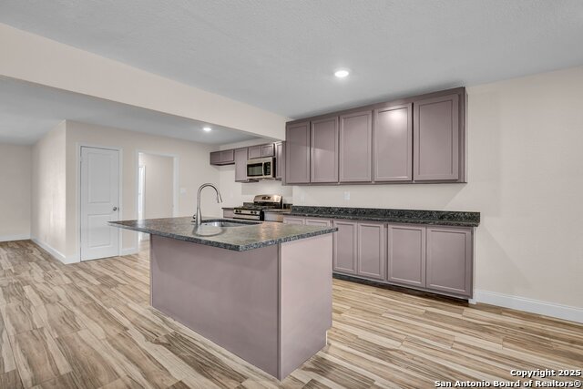 810 Green Park Property Photo 9