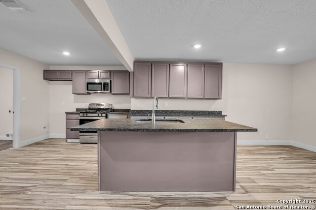 810 Green Park Property Photo 11