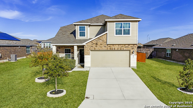 2433 Moselle Ln Property Photo 2