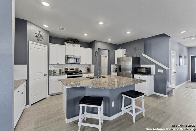 2433 Moselle Ln Property Photo 6