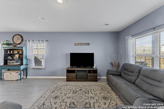 2433 Moselle Ln Property Photo 11