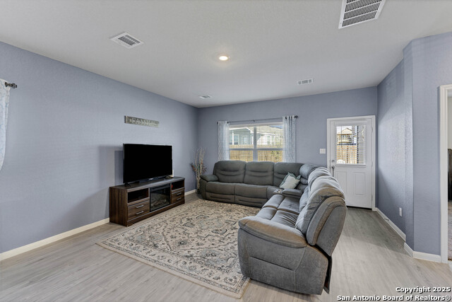 2433 Moselle Ln Property Photo 12