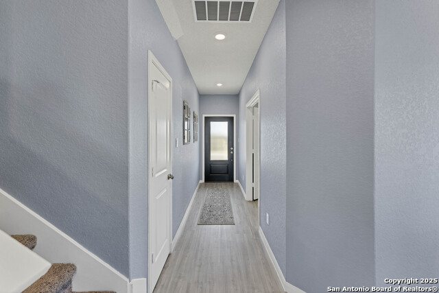2433 Moselle Ln Property Photo 14