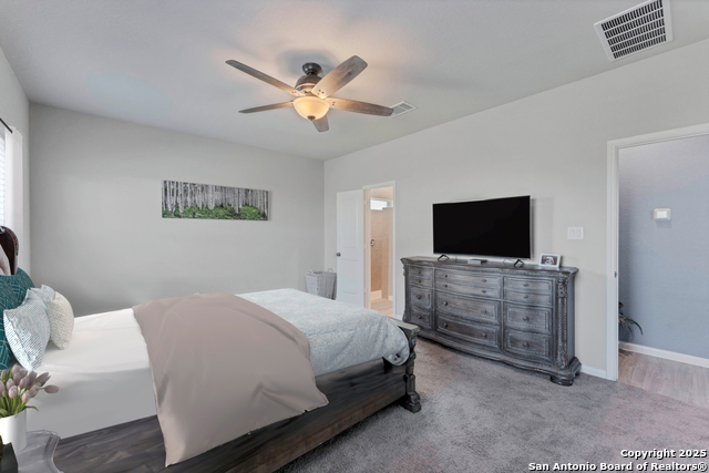 2433 Moselle Ln Property Photo 16