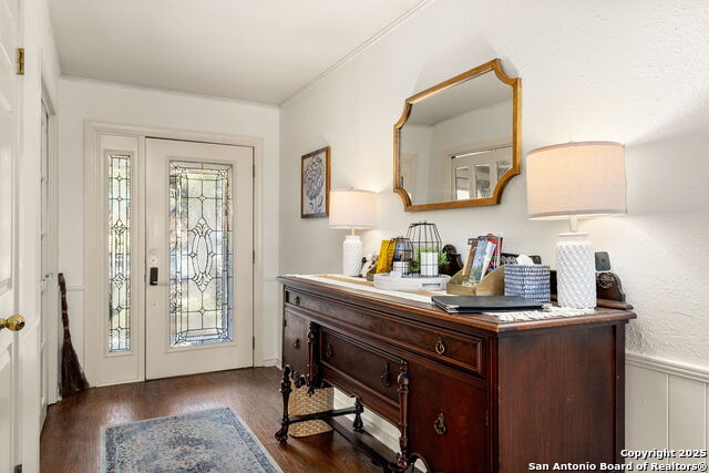 1385 Edwards Blvd Property Photo 8