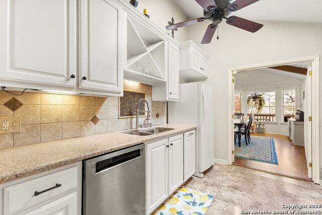 1385 Edwards Blvd Property Photo 14