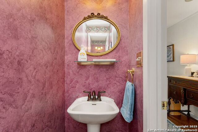 1385 Edwards Blvd Property Photo 15