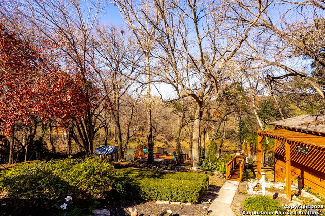 1385 Edwards Blvd Property Photo 26