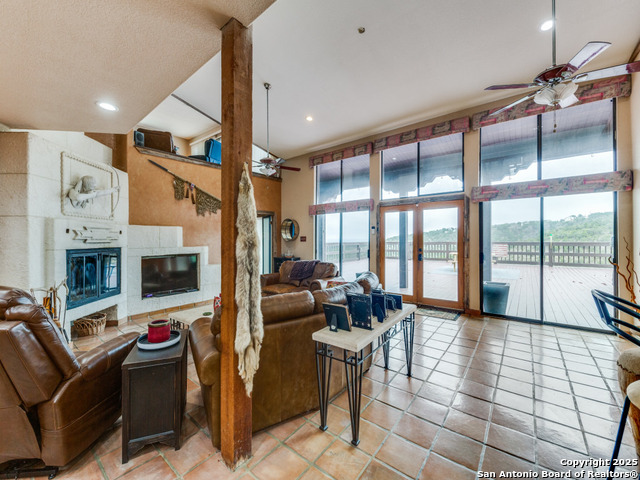 1135 Allen View Property Photo 3