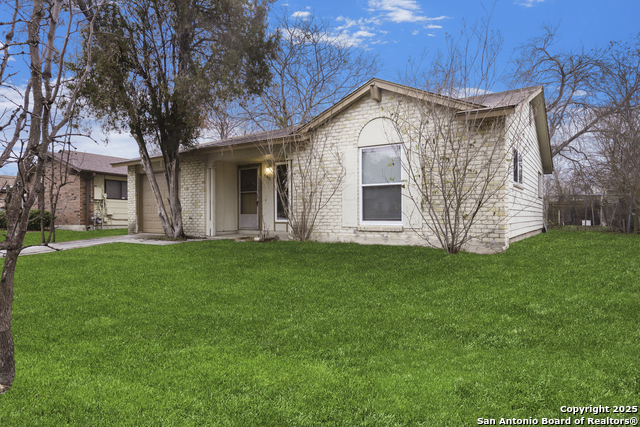 5811 Thornwood Property Photo 2