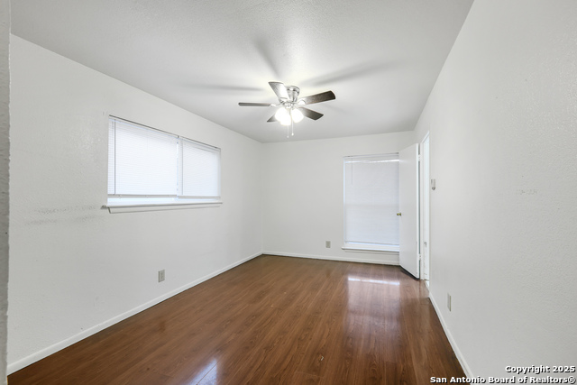 5811 Thornwood Property Photo 12