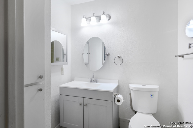 5811 Thornwood Property Photo 14