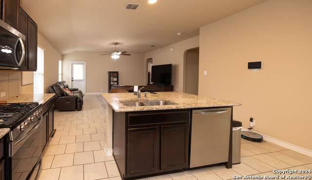 8935 Mustang Pass Property Photo 8