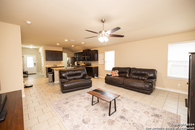 8935 Mustang Pass Property Photo 13