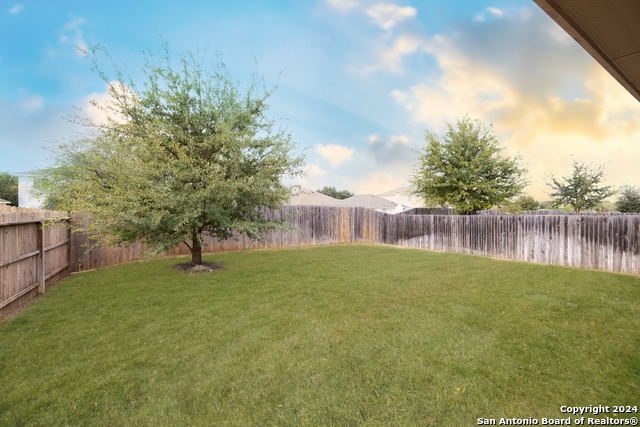 8935 Mustang Pass Property Photo 23