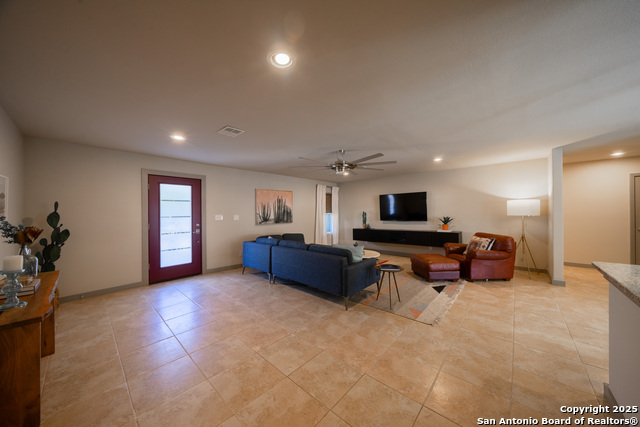 2718 Belvoir Dr Property Photo 6